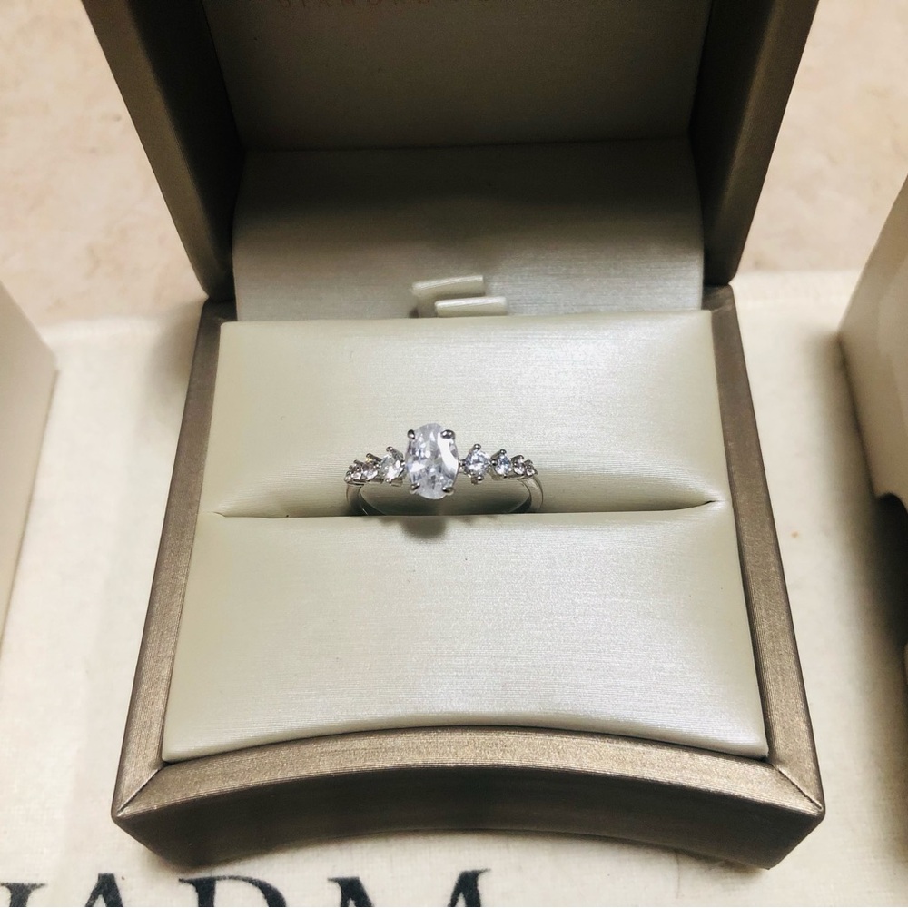 Elegant Silver Ring with Clear Stones